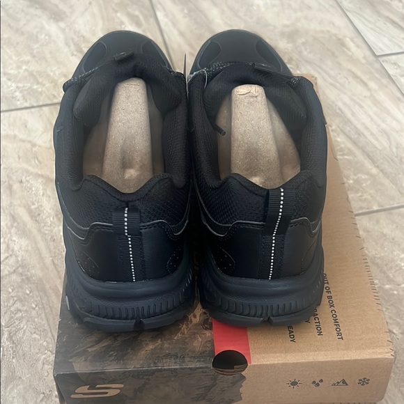 Skechers Men's Black Athletic Shoes - Picture 6 of 7